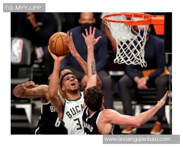 哈登在篮网对阵雄鹿的比赛中精彩得分表现回顾与分析